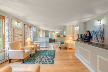 Hôtel pour 4 personnes, avec piscine et jacuzzi ainsi que sauna et terrasse à Ogunquit