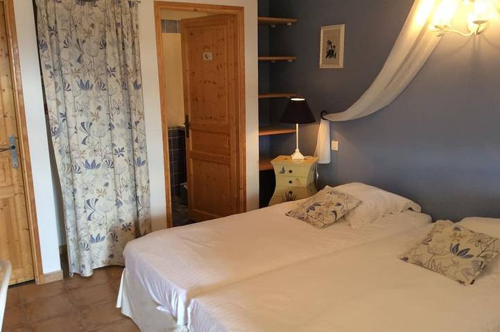 Gîte pour 6 personnes, avec balcon ainsi que jardin et piscine à Propiac - 4