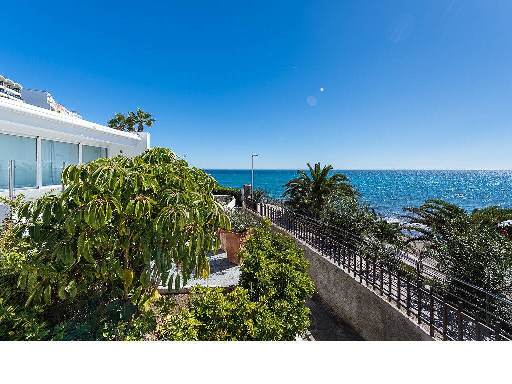 "Chalet en la playa San Agustin" cerca de la playa, con vistas al mar, Balcón, A/C y Wi-Fi in San Agustín , San Bartolomé de Tirajana