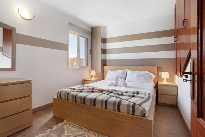 Ferienwohnung für 6 Personen, mit Balkon und Kinderpool in Antigua