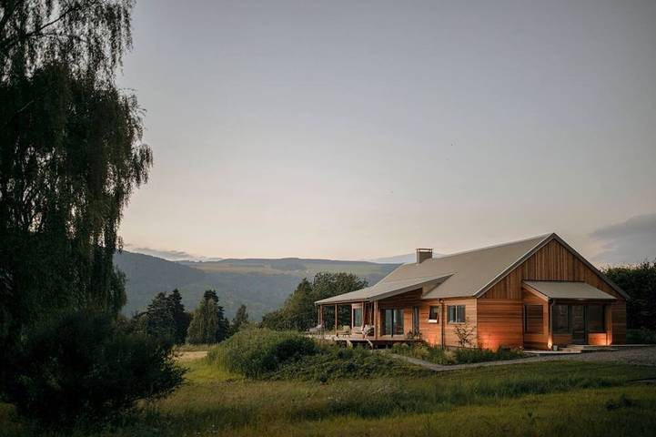 Glamping for 8 people, with garden in Perthshire
