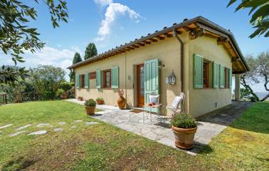 Ferienhaus für 4 Personen, mit Garten und Terrasse sowie Pool in Camaiore