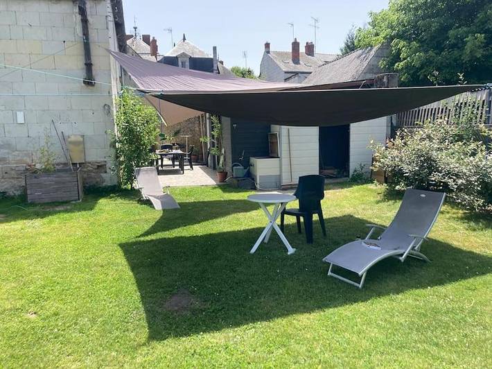 Location de vacances pour 6 personnes, avec jardin à Beaufort-en-Vallée