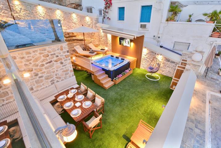 Ferienhaus für 6 Personen, mit Whirlpool und Terrasse sowie Garten in Ermioni