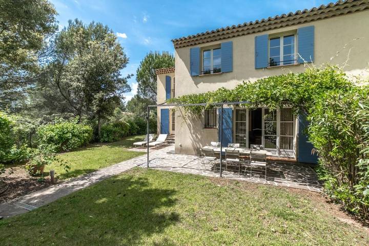 Station pour 4 personnes, avec piscine et sauna ainsi que jacuzzi et jardin à La Motte - 4