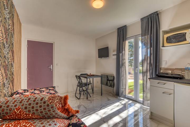 Estudio para 2 personas, con jardín - 1