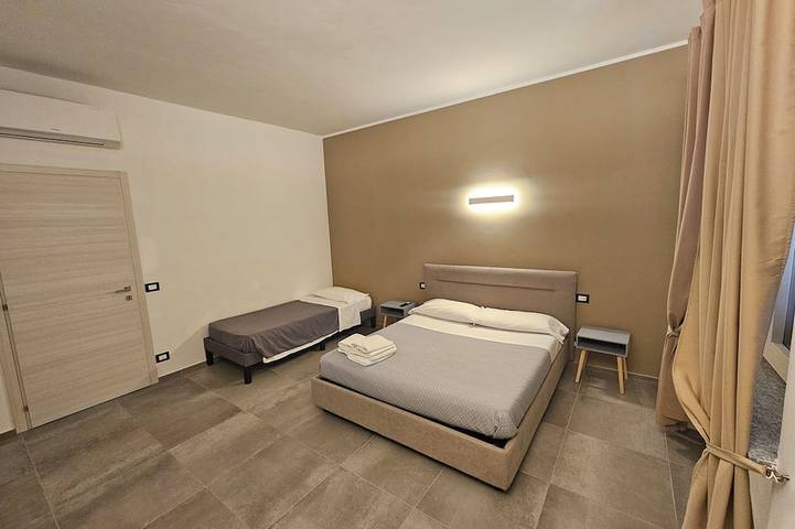 Appartement entier, House in the heart of Langhe surrounded by greenery with 5 beds wifi free in La Morra, Langhe