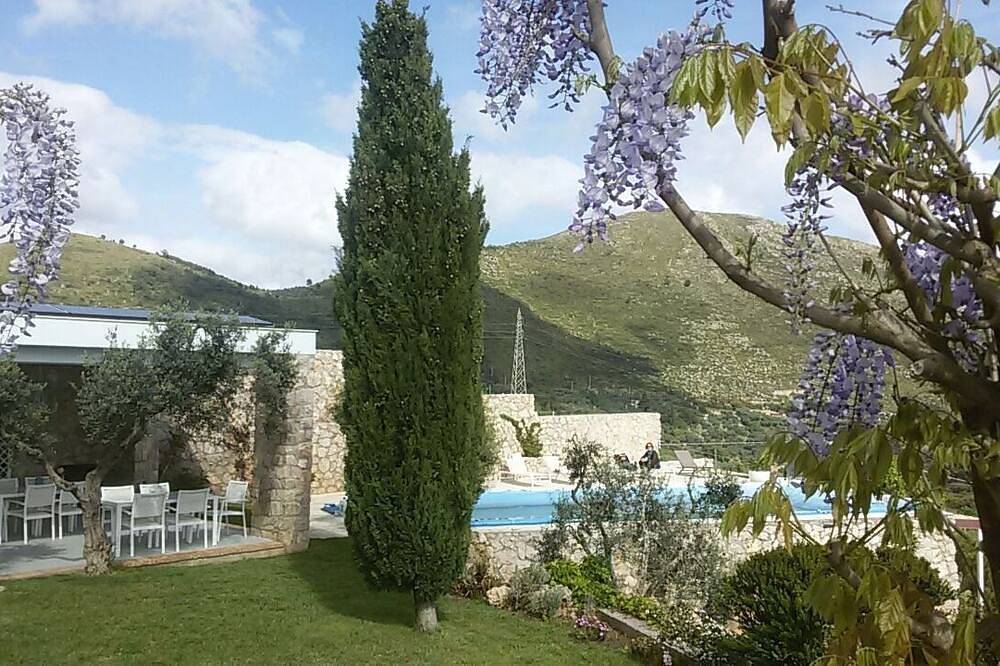 Villa con piscina privada y vistas al mar, Zona tranquila, a 10 minutos de la playa in Itri, Provincia de Latina