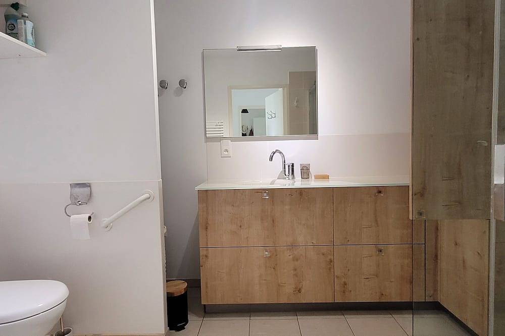Appartement entier, Logement avec terrasse et jardin . in Piriac-sur-Mer, Côte d'Amour