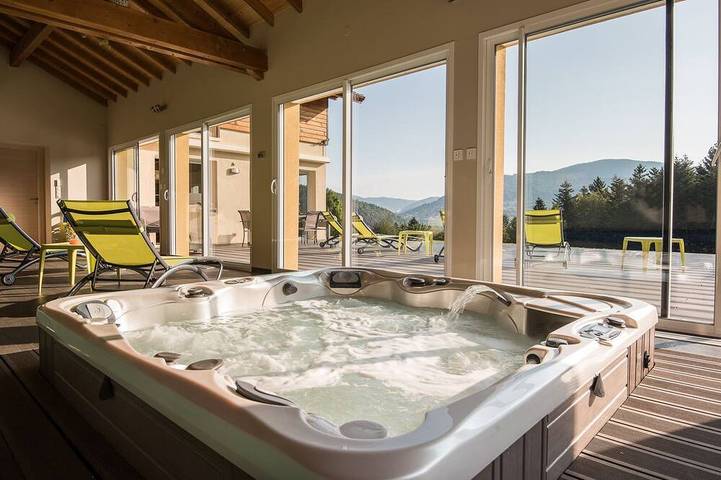 Location de vacances pour 10 personnes, avec Jacuzzi ainsi que Terrasse et Jardin à Fresse-sur-Moselle