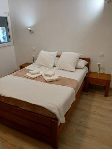 Gîte pour 6 personnes, avec terrasse et vue à Donzère