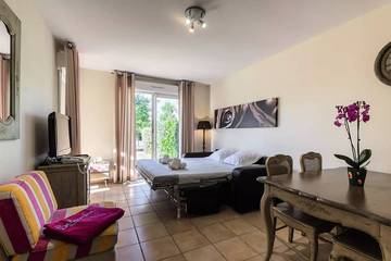 Gîte pour 2 personnes, avec terrasse à Alvignac