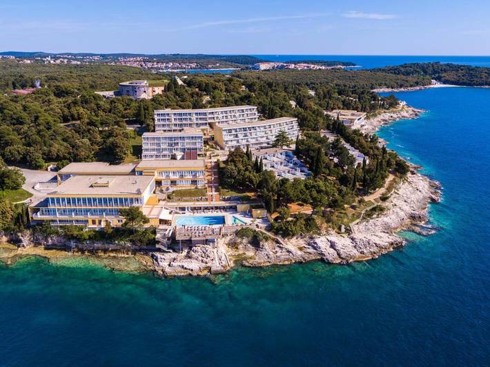 Ferienanlage für 7 Personen, mit Balkon und Pool sowie Ausblick in Pula - 3
