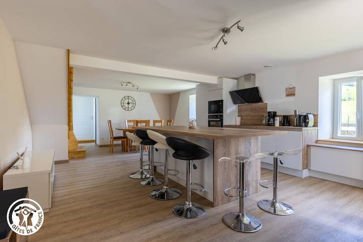 Gîte pour 12 personnes, avec Jardin et Vue