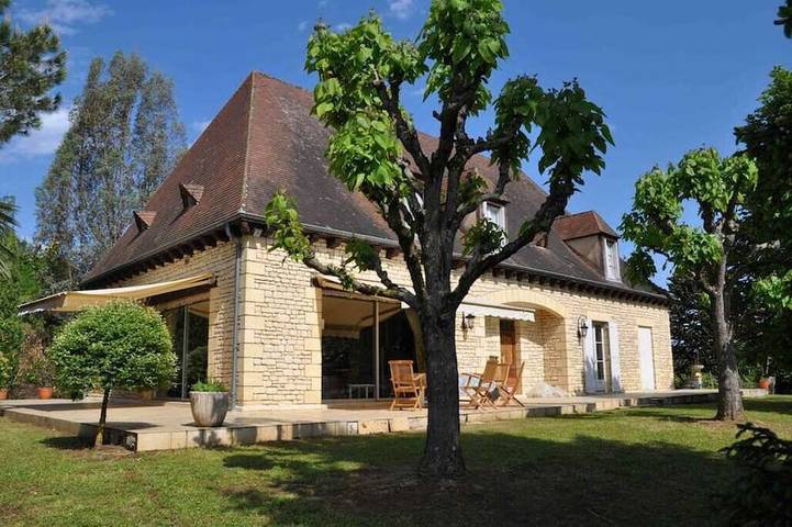 Ferienhaus für 10 Personen, mit Terrasse und Garten in Sarlat-la-Canéda