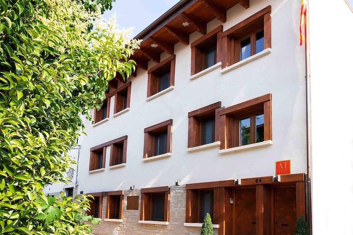 Casa rural para 9 personas, con jardín en Navaluenga