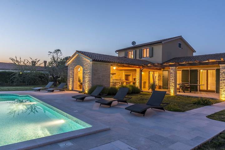 Villa mit pool für 10 Personen, mit Garten und Pool in Istrien - 2