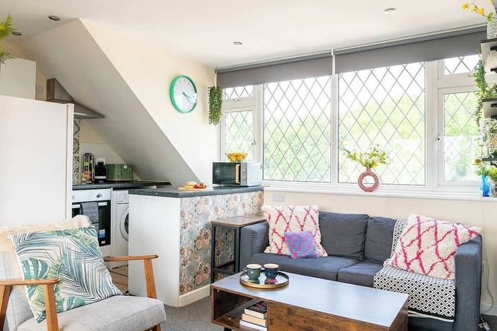 Entire apartment, #10 Cozy Studio| Near Nec & Bhx| Guest for 2 in Solihull, Birmingham Area