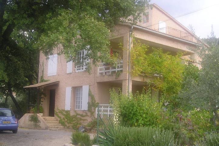Location de vacances pour 4 personnes, avec balcon et jardin à L'Escale (Alpes-de-Haute-Provence)