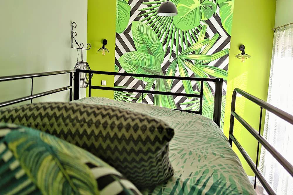 Villa 5* Gorges du Tarn, climatisation, piscine, jacuzzi, sauna, plage avec vue in Mostuéjouls, Parc naturel régional des Grands Causses