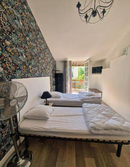 Location de vacances pour 15 personnes, avec jardin ainsi que piscine et vue, animaux acceptés à Saint-Just-Luzac - 2