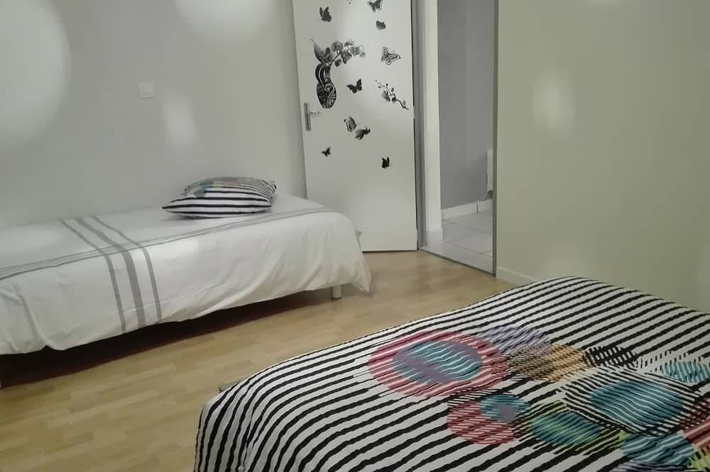 Appartement entier, Grand F2 Châteaugay entre Clermont-Fd, Riom proche vulcania in Châteaugay, Parc naturel régional des Volcans d'Auvergne