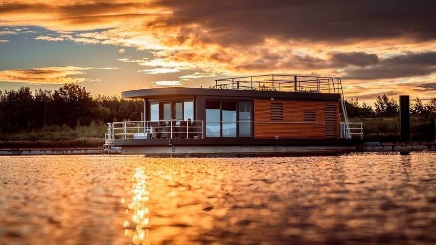 Boot für 4 Personen, mit Seeblick und Terrasse in Sachsen