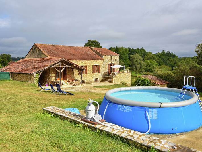 Location de vacances pour 7 personnes, avec terrasse ainsi que piscine et jardin, animaux acceptés à Loubejac - 4