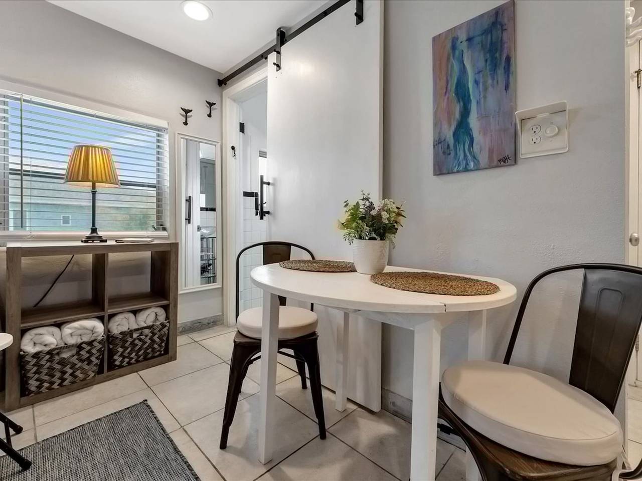 Estudio entero, Beach 2 blocks away  Heated Pool  Waterview Suite in Clearwater Beach, Clearwater