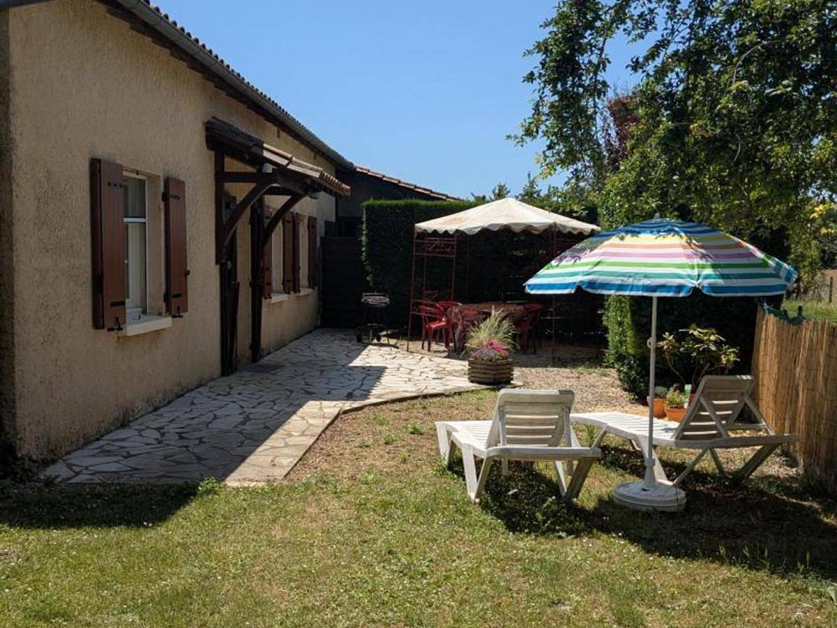 Maison rurale pour 6 pers. avec piscine partagée et animaux accueillis à Capy - Fr-1-616-396 in Naussannes, Périgord Pourpre