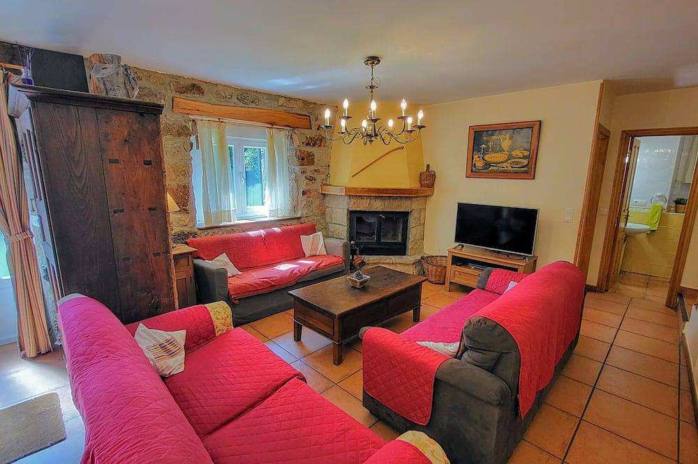 Rural complex of 3 houses for 19 beds in Cobreros, Zamora Provinz