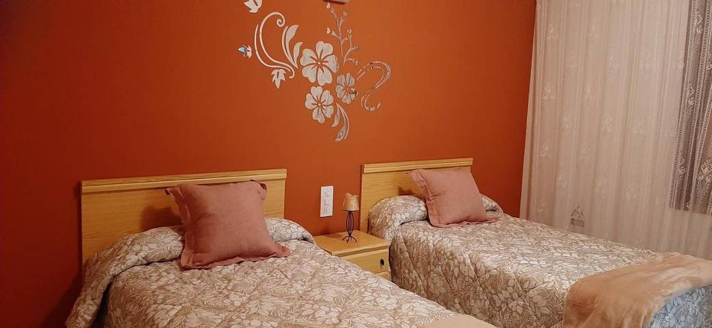 Apartamento de vacaciones para 8 personas, con vistas además de balcón y vistas al lago, Familias con niños en Comunidad de Calatayud - 4