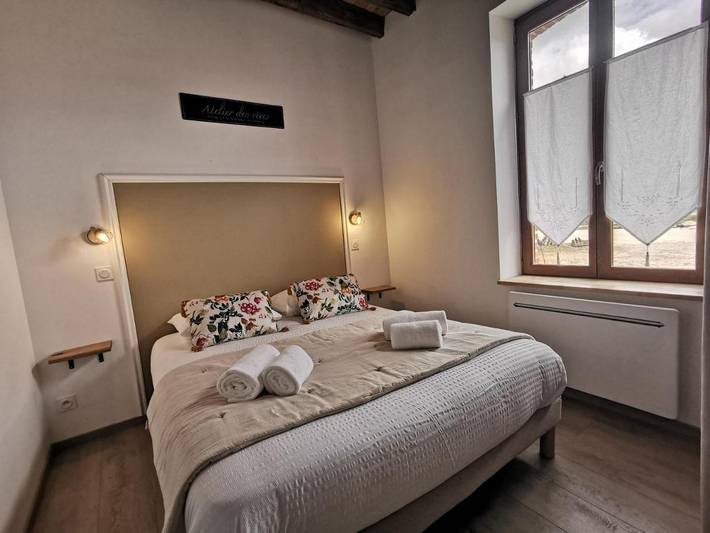 Location de vacances pour 2 personnes, avec Terrasse ainsi que Jardin et Piscine à Marcilly-en-Gault - 2