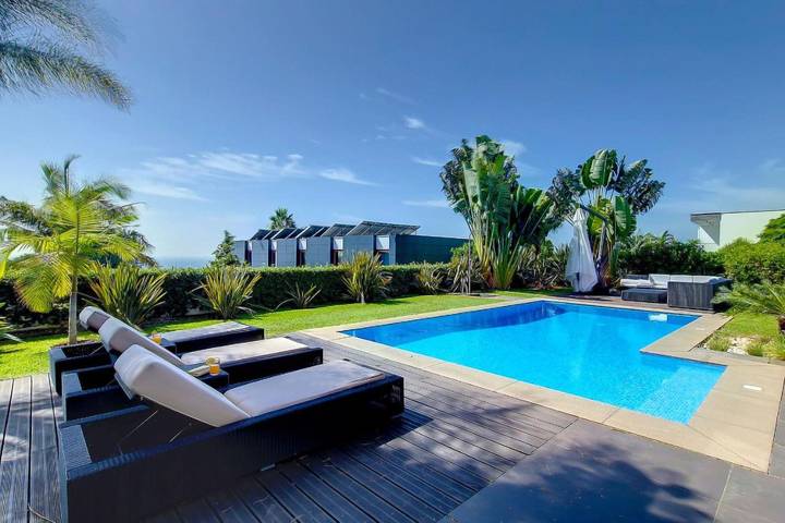 Ferienhaus für 6 Personen, mit Terrasse und Garten sowie Pool und Ausblick