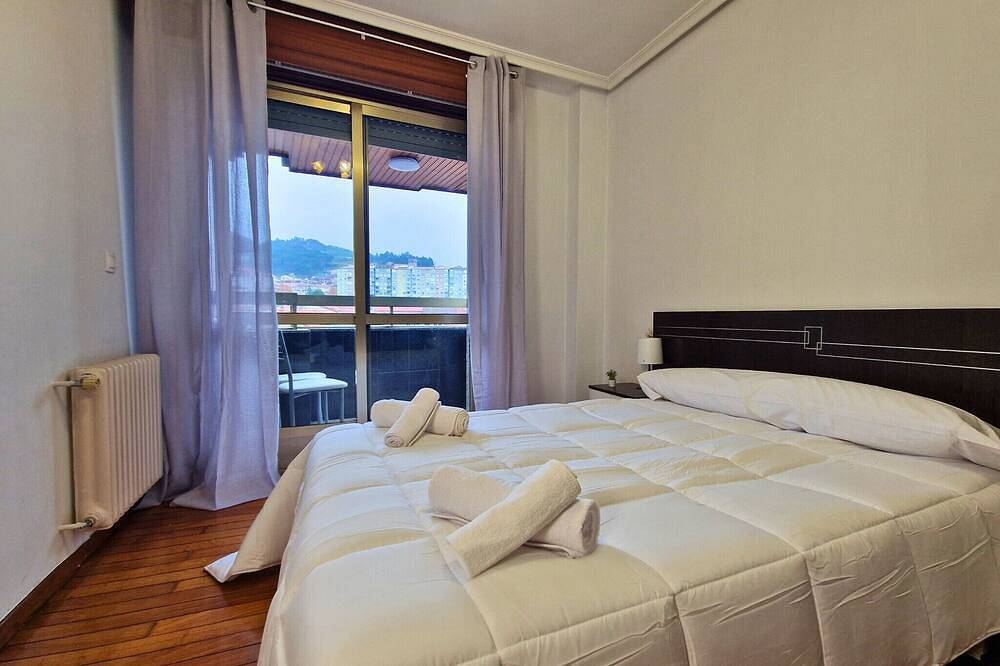 Entire apartment, Yourhouse Progreso 1 in Ourense, Ourense Region