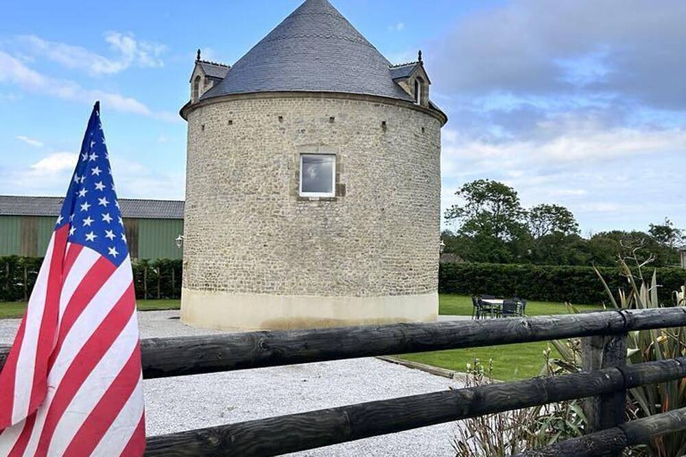 Gîte insolite à Turqueville avec jardin et transats in Turqueville, Région de Cherbourg