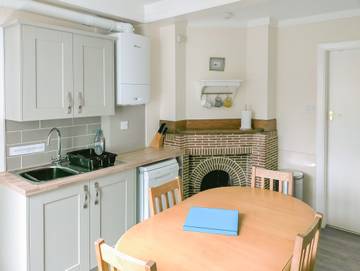 Holiday Rental for 5 People in Red Wharf Bay, Isle of Anglesey, Photo 4