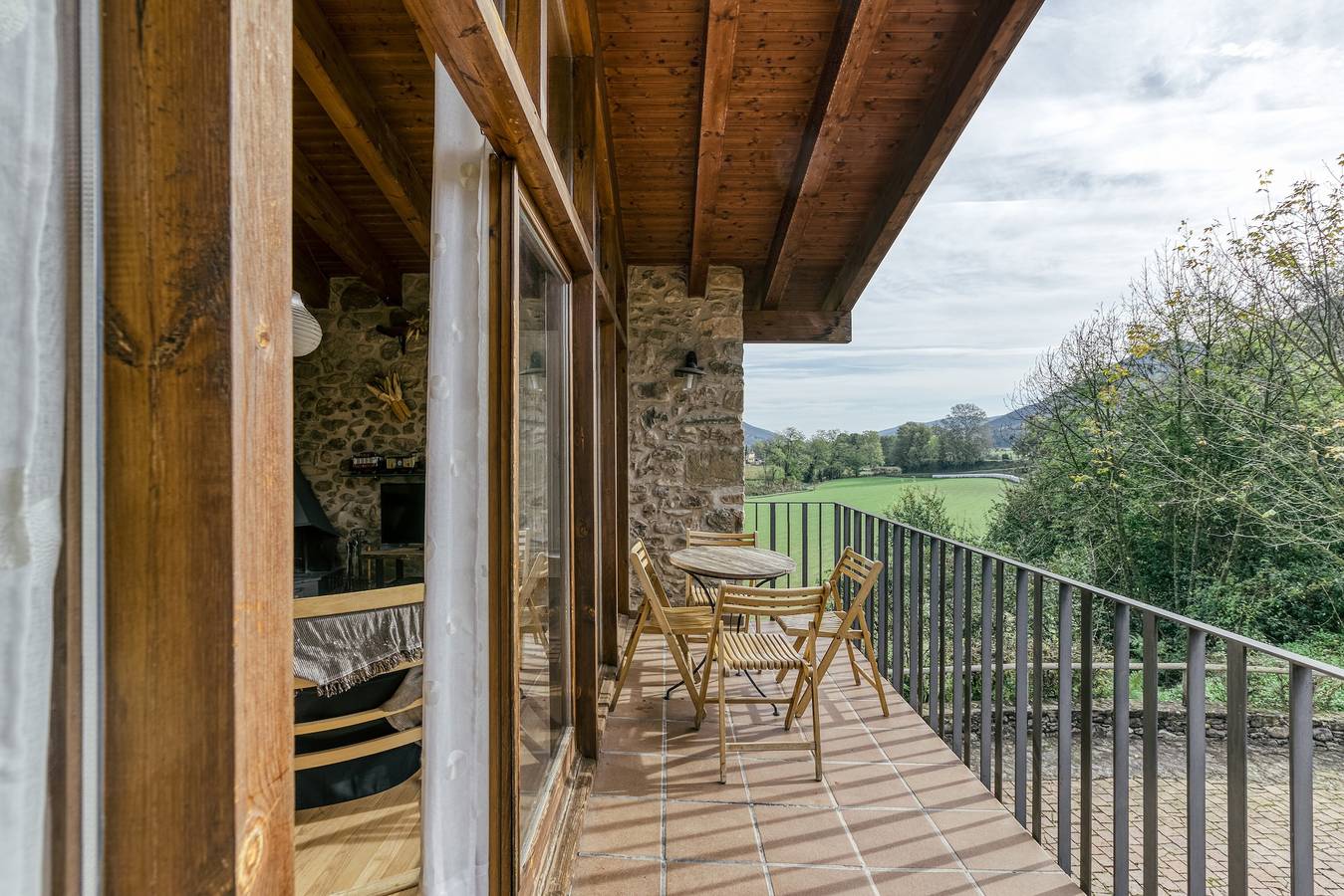 Landhaus 'El Graner' mit Bergblick, Gemeinschaftspool und Wi-Fi in la Vall de Bianya, Garrotxa