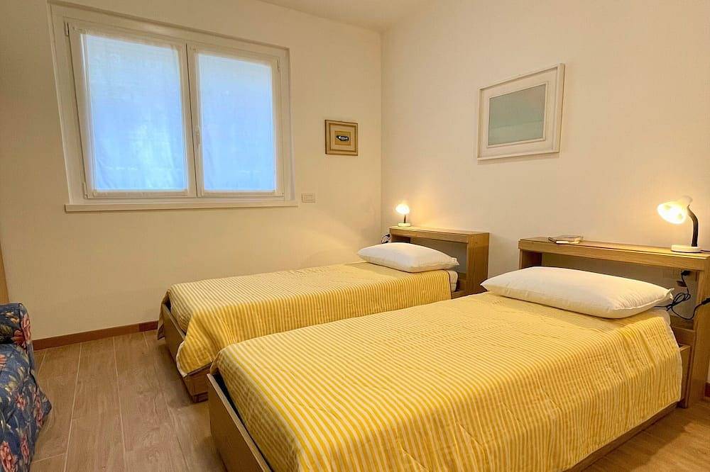 Ganze Wohnung, Happy Days mit Garten und Parkplatz in Intra (Verbania), Comune di Verbania