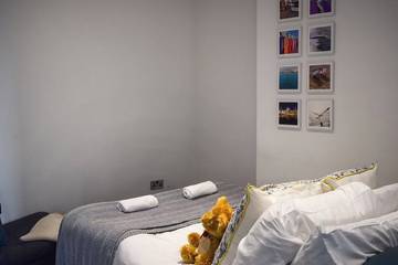 Log Cabin for 3 People in Brighton, Sussex, Photo 2