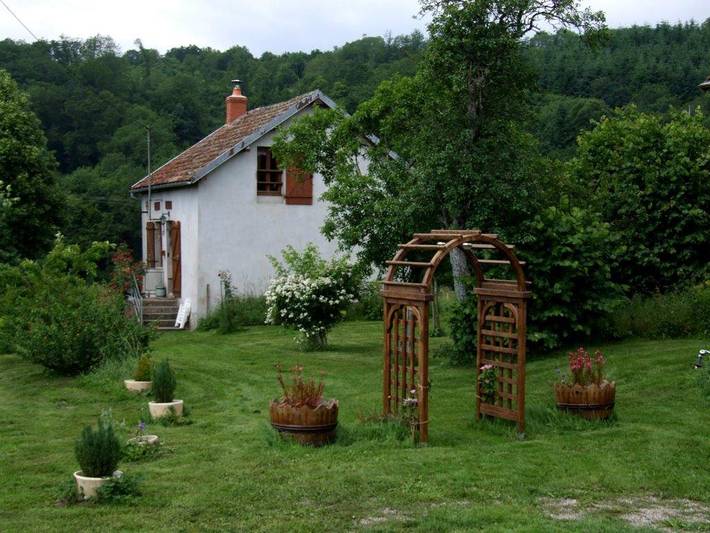 Gîte pour 2 personnes, avec Jardin à Chissey-en-Morvan