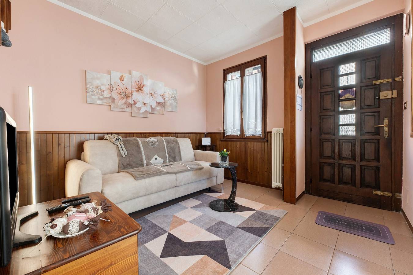Appartamento intero, La Casetta di Marilena – balcone con vista montagna, vicino al Lago di Como in Comune di Cortenova, Alpi Orobie Occidentali