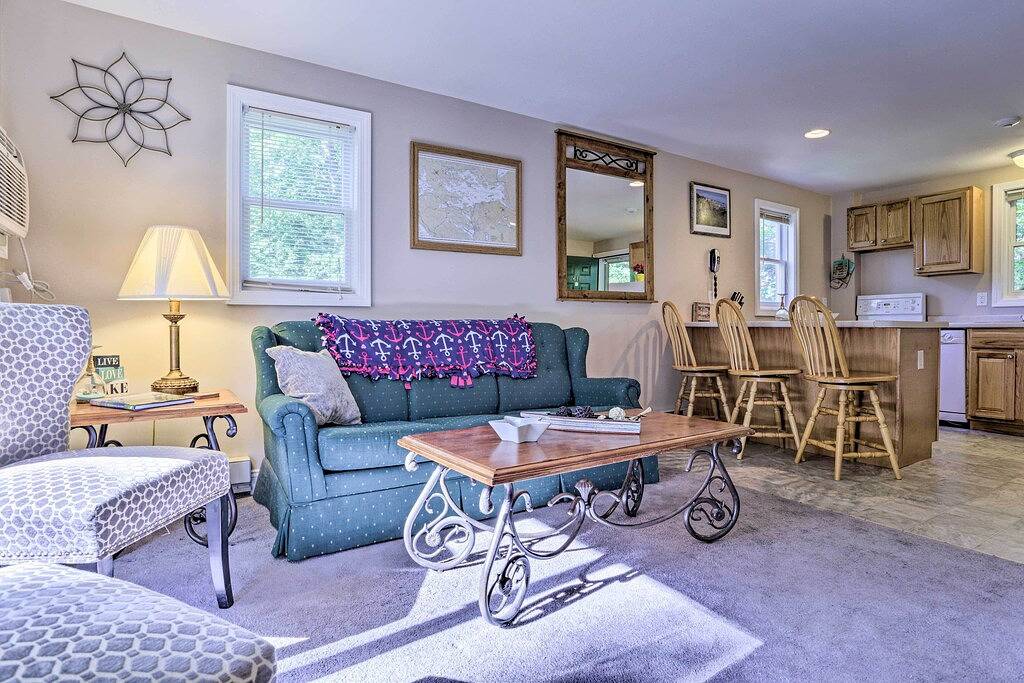 Ganze Wohnung, Lake Getaway: Walk Across Street to Private Beach! in Gilford, Lake Winnipesaukee