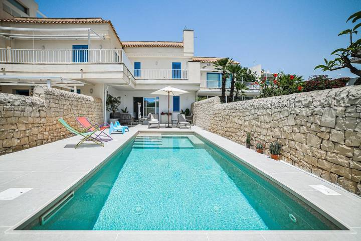 Ferienhaus für 6 Personen, mit Balkon/Terrasse und Whirlpool in Marina di Ragusa - 2