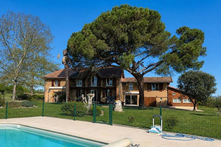 Gîte pour 8 personnes, avec Balcon et Jardin