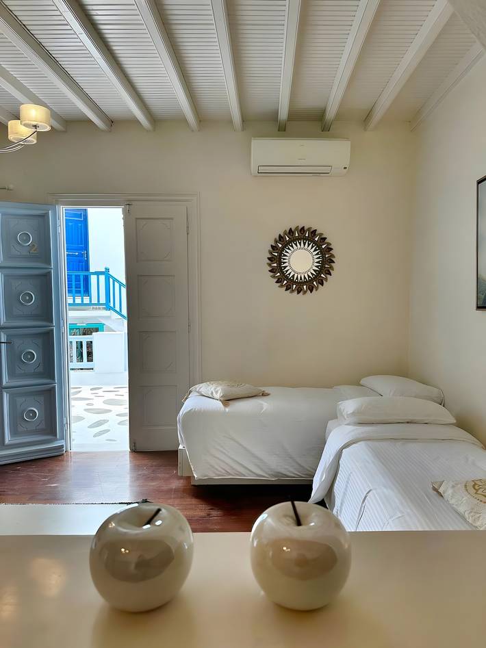 Vacation rental for 4 people, with balcony in Greece