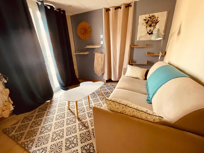Apartamento de vacaciones para 2 personas, con jardín además de piscina y vistas - 1