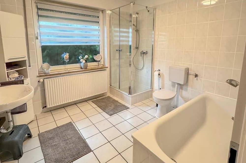 Ganze Wohnung, Ferienwohnung Roswitha 120 m² in der Lüneburger Heide, großer Garten/Terrasse in Hademstorf, Aller-Leine-Tal