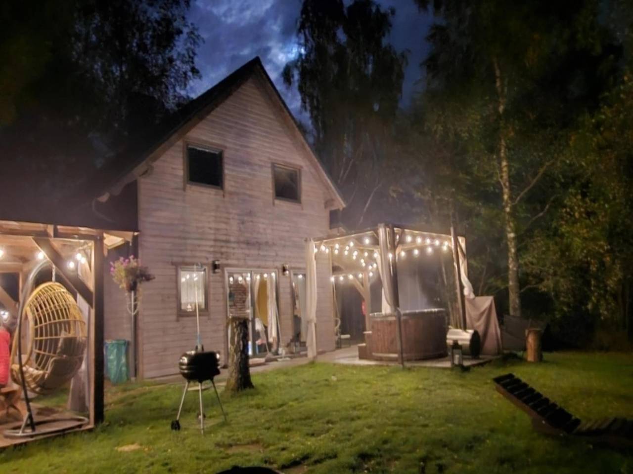 Groot vakantiehuis met sauna, jacuzzi en zoutgrot. in Tuchola Woud
