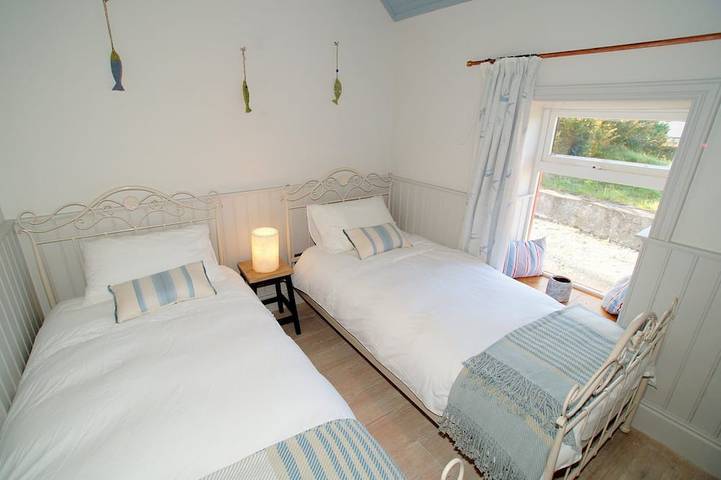 Gîte pour 6 personnes, avec terrasse et jardin, animaux acceptés dans Dunglow - 3